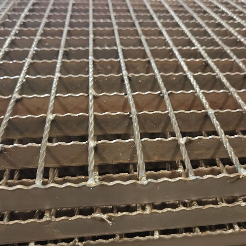 齒形防滑鋼格板鋼格柵板確保行人和車輛的安全