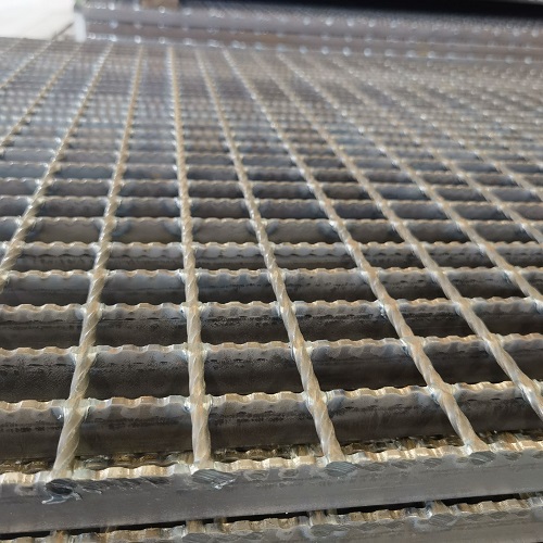 安全與耐久：發電廠脫硫平臺鋼格板鋼格柵板應用與設計