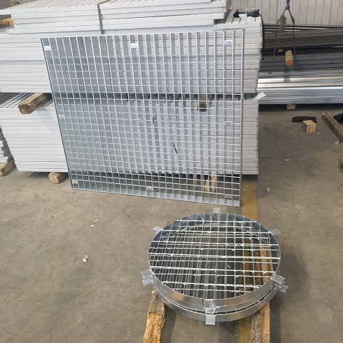 食品廠鋼格板選型：304不銹鋼還是鍍鋅更合適？