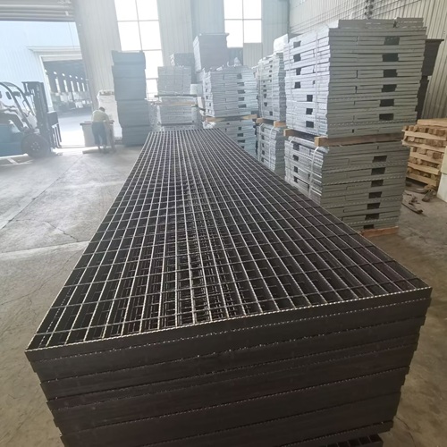 鋼格柵材質怎么挑？碳鋼、不銹鋼優劣勢深度解析