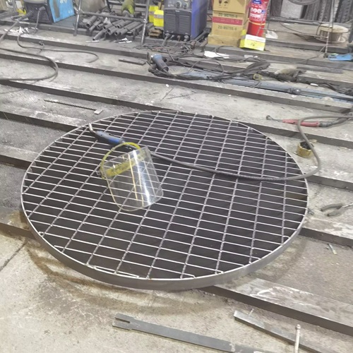 鋼格板長期使用后變形怎么辦