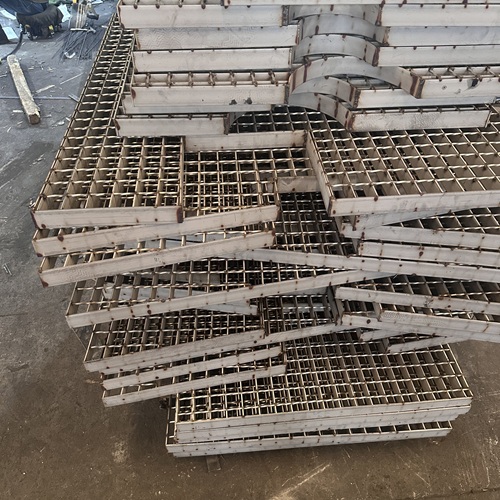 別小看它，這塊鋼格柵板背后藏著大學問