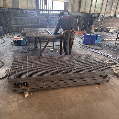 這些高端項目都在用鋼格柵板，你知道嗎